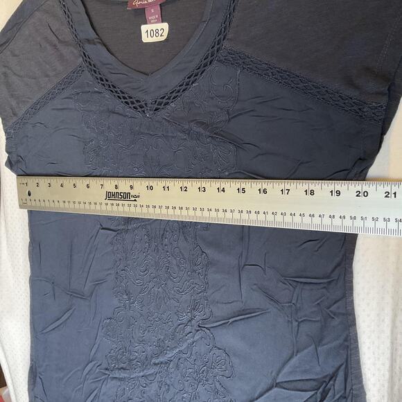 Gloria Vanderbilt Women Shirt S Navy Lace Embroidered V-Neck Pullover - Picture 7 of 8